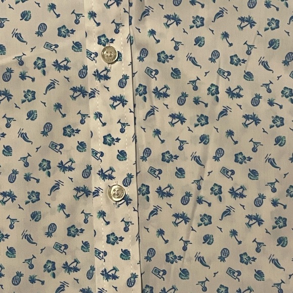 Men's IZOD Classic Printed Breeze Button Front summertime lightweight resort - Picture 2 of 8